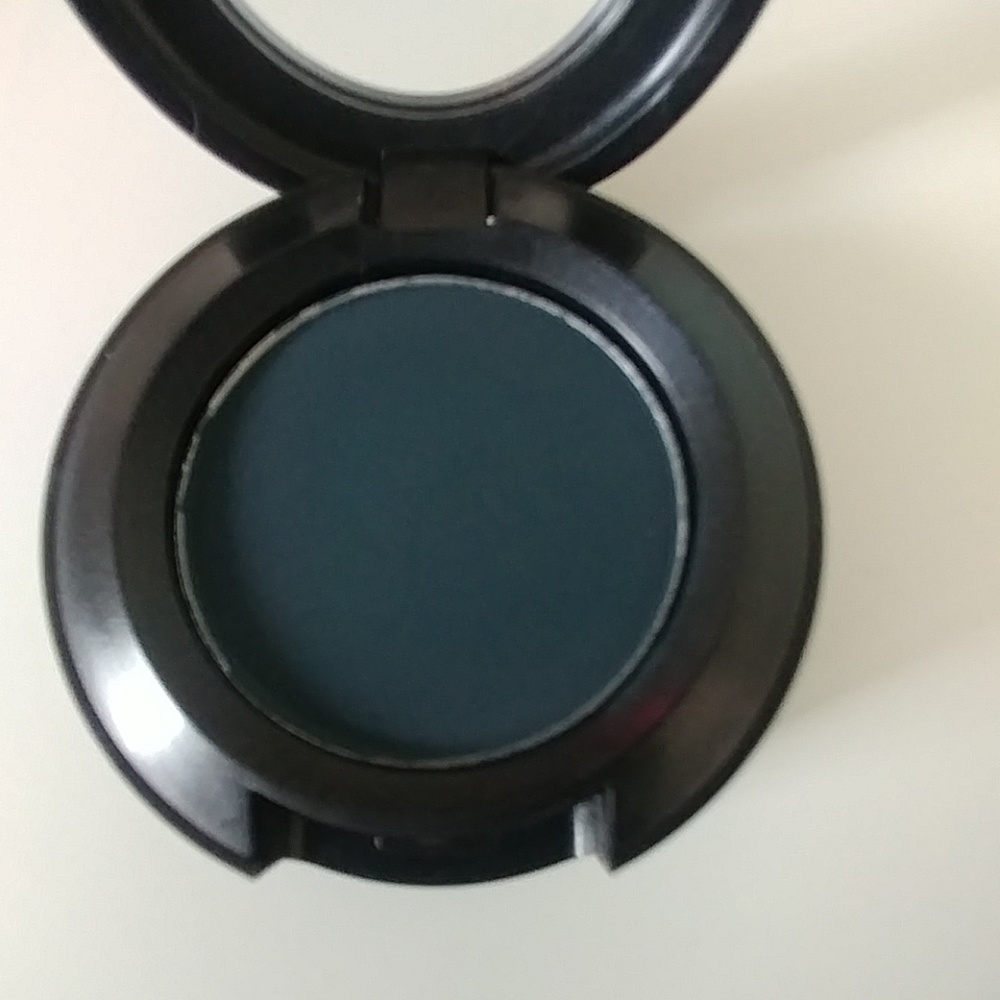 MAC Single Eyeshadow